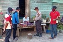 FKPS dan LDK STAI Natuna Bagi Sembako Hingga Santunan Anak Yatim di Teluk Buton
