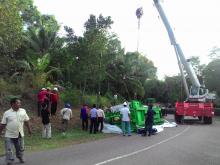 Mesin Pembangkit PLN Jatuh, Warga Kijang Panik dan Berhamburan Keluar Rumah