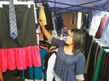 Kurs Dolar Menguat, Penjual Barang Second di Batam Kelimpungan