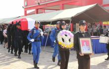 FOTO: Suasana Haru Saat Pelepasan Jenazah Korban Pesawat Sky Truck