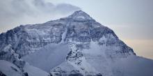 Dua Janda Nekat Panjat Gunung Everest Gegara Hal Ini