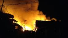 Kebakaran Berjam-jam di Kampung Cina Hanguskan Sejumlah Toko di Lingga