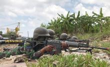 Pasukan Batalyon Infanteri-10 Mar/SBY Tembaki Pemberontak di Tanjunguncang