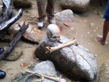 Tulang Belulang Manusia Terdampar di Pantai Pulau Asam Karimun