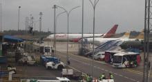 Ratusan WNI dari Kota Wuhan China Akhirnya Mendarat di Bandara Hang Nadim Batam