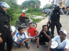 Betrokan Dua Kelompok, ini Sejumlah Senjata yang Dibawa Belasan Pria