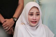 Kesedihan Istri Mandala Shoji Tidur dengan Anak Tanpa Suami