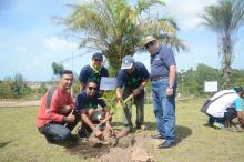 Laguna Bintan Tanam 1000 Bibit Pohon di Kampus UMRAH