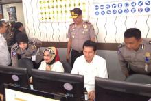 Menteri Asman Abnur Ikut Antre Buat SIM di Polresta Barelang, Ini Komentarnya