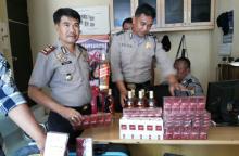  Bawa Minuman dan Rokok dari Batam, Suami Istri Asal Langkat Ditangkap di Karimun   