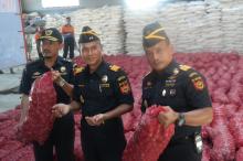 Bea Cukai Tangkap Dua Kapal Penyelundup Bawang