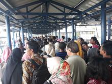 BREAKINGNEWS: Keberangkatan Feri Batam-Pinang Kacau, Penumpang Membeludak