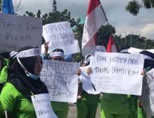 Petugas Medis RS Casa: Kami Cuma Nanya Gaji Terlambat Malah Di-PHK 