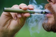 Rokok Elektrik Vapor Mulai Trend di Batam