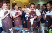 Gubsu Edy Rahmayadi Demonstrasi Racik Kopi di Begawan Kupie Batam