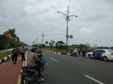 Polisi Sweeping Pelajar yang Hendak Ikut Demo di Dompak
