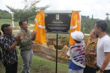PT BRC Beri Apresiasi Datin Amar Wee Phang Geok Lian, Atas Donasi Dua Komodo di Safari Lagoi