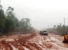 Jalur Lintas Kelarik-Batubi Natuna Mirip Sirkuit Offroad Kala Musim Hujan