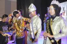 Encik Alfian dan Puan Luhung Dinobatkan sebagai Duta Wisata Batam