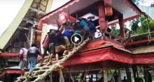 Video:  Pria Tewas Tertimpa Peti Mati saat Gotong Jenazah Ibunya