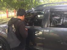 Pelaku Pecah Kaca Beraksi di Depan Morning Bakery Greenland