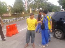 Foto-foto Penangkapan Kakek 60 Tahun yang Bunuh Pria Bertato Bintang Lima