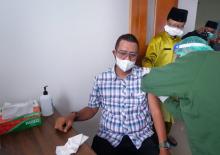 Disuntik Vaksin Dosis Kedua, Bupati Apri: Tidak Ada Gejala Apa-apa