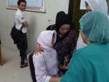 Keluarga Pejabat Pertamina Batam Jenguk Jenazah Edy di RSOB