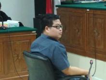 Anak  Conti Chandra Emosi Dicerca Pertanyaan