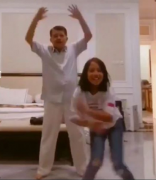Video Jusuf Kalla Joget Tik Tok Bareng Cucu Viral
