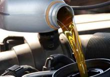 Jangan Anggap Sepele, Ketahui Jarak Ideal Ganti Oli Mesin Motor