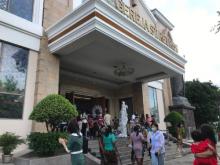 Misa Natal di Gereja Santo Petrus Batam Hanya Diikuti Ratusan Jemaat