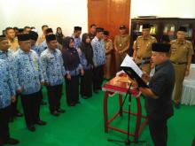 Lantik Pejabat Pemkab Lingga, Ini Permintaan Nizar  