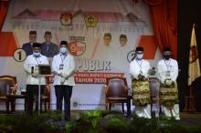 Debat Pertama Pilkada Karimun: Begini Respon Kedua Paslon