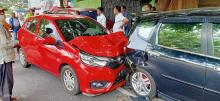 Gara-gara Kucing, Pengemudi Mobil Tabrak Dua Mobil Parkir