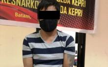 Pria Bertato Dibekuk di Kos Kawasan Bengkong, Polisi Temukan Sabu dan Ganja