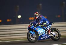 Mengejutkan, Pebalap Suzuki Asapi Rossi di Hari Pertama Ujicoba Qatar