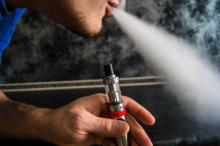 Belasan Bulan Pakai Vape, Paru-Paru Remaja 18 Tahun Ini Penuh Lubang