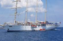 Kapal Pesiar Star Clipper Bawa 74 Wisatawan dari 13 Negara Berlabuh di Batam