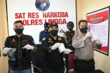 Polres Lingga Tangkap Pria Muda Bawa Ganja di Pelabuhan Roro Jagoh