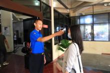 Cegah Corona, BP Batam Cek Pegawai dan Pengunjung dengan Thermo Gun