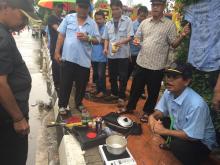 Driver Taksi Pangkalan Bawa Kompor ke Lokasi Unjuk Rasa