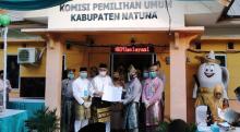 Wan Siswandi-Rodhial Huda Bapaslon Pertama Daftar ke KPU Natuna
