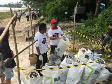 WCD Sapu 2,3 Ton Lebih Sampah Plastik dari Pantai Lagoi