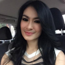 Kumis Iis Dahlia Membawa Berkah