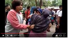[VIDEO] Rekonstruksi Pembunuhan Dedi Hermanto Ricuh