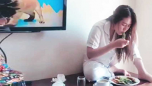 Makan di Atas Meja, Via Vallen Hujan Kritik Warganet