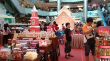 Jelang Natal, Pernak-pernik Natal Mulai Ramai Diburu Warga Batam