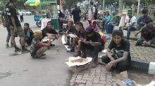 Anak Punk Ikut Demo Tolak UWTO, Diwarnai Aksi Jahit Mulut