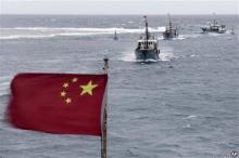 KRI Sutedi Senoputra Sergap Dua Kapal Vietnam Curi Ikan di Natuna